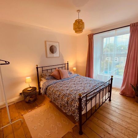 레드루스 Beautiful 2 Bed End Terrace Victorian Town House 아파트 외부 사진
