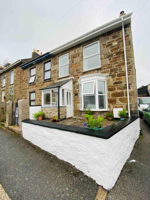 레드루스 Beautiful 2 Bed End Terrace Victorian Town House 아파트 외부 사진