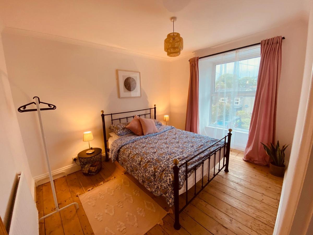 레드루스 Beautiful 2 Bed End Terrace Victorian Town House 아파트 외부 사진